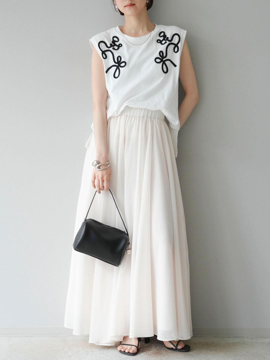 [SET] 繩繡法式袖T卹+雪紡喇叭裙（2件組）