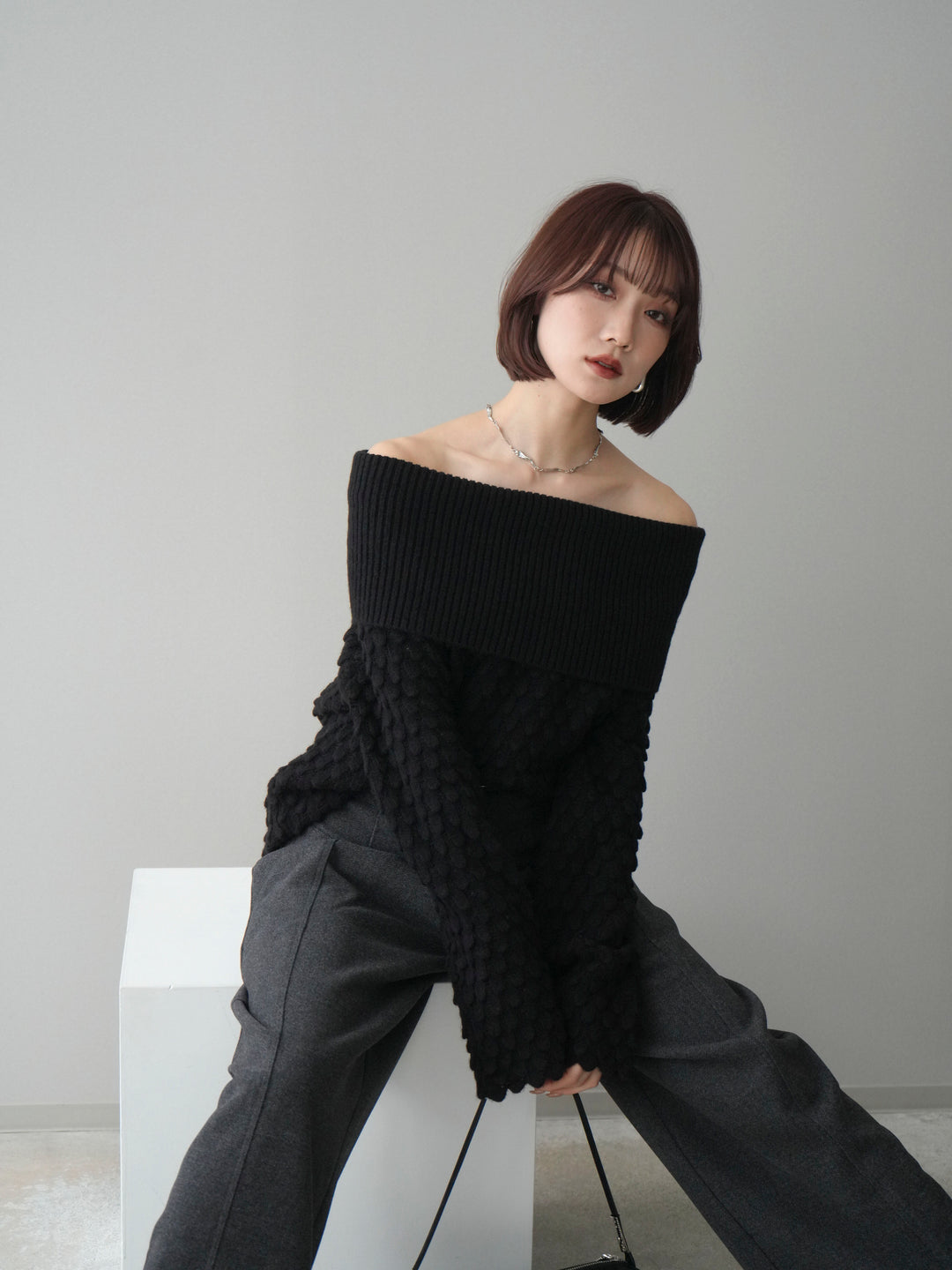 [予約]ポコポコ編みオフショルニットプルオーバー/black