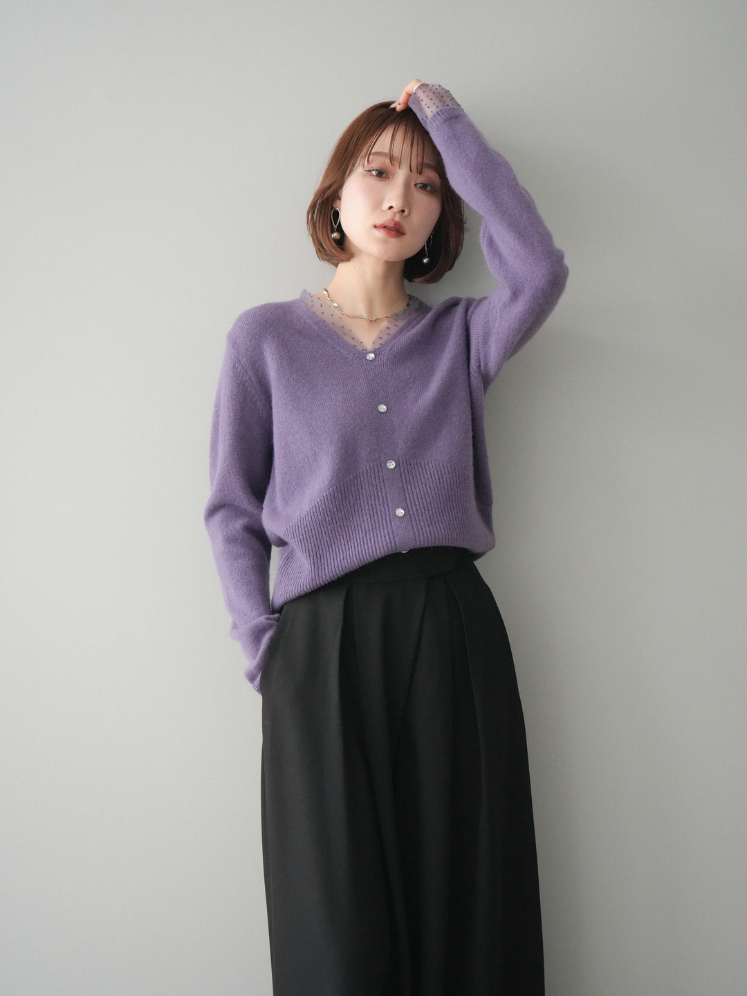 [SET]ドットチュールレイヤードボタンニットトップス+テープベルトタックバギーパンツ(2set)