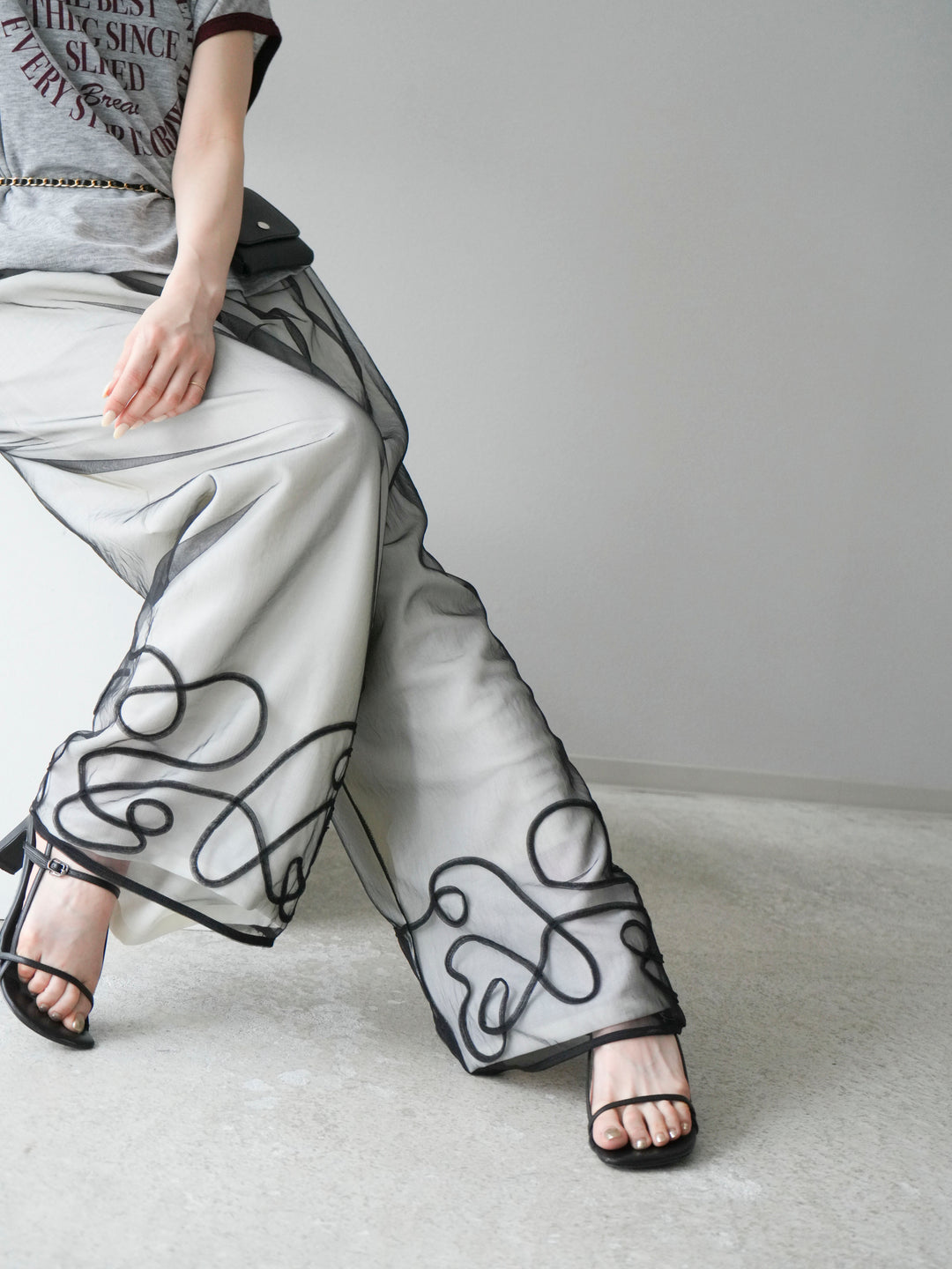 [SET]シアーフライス ロゴプリントT +コード刺繍チュールレイヤードパンツ(2set)