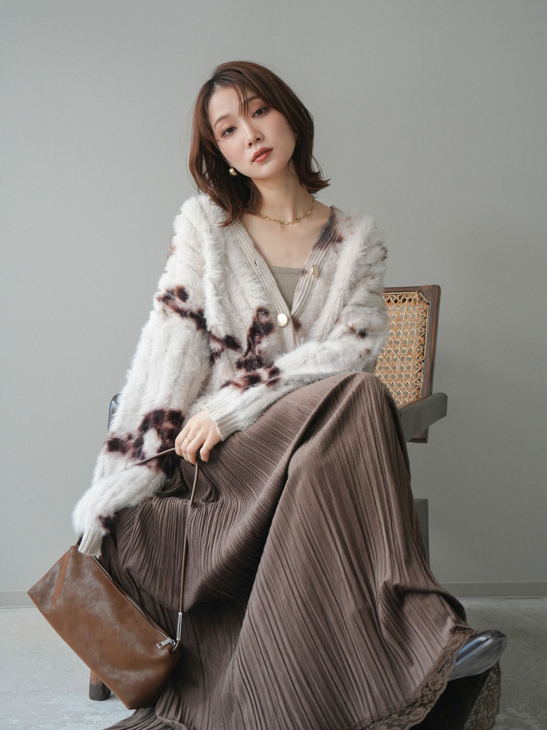 [SET]ニュアンス柄シャギーニットカーディガン+裾レーススウェードプリーツマキシスカート(2set)