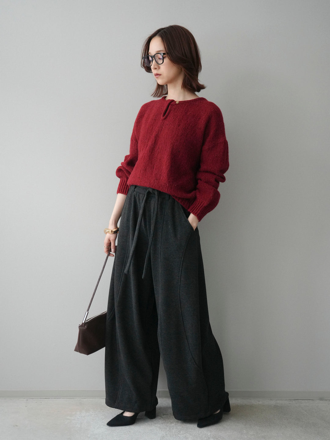 [SET]ツイストネックラメネップヤーンニットプルオーバー+ウエストベルトカーブラインスエットパンツ(2set)