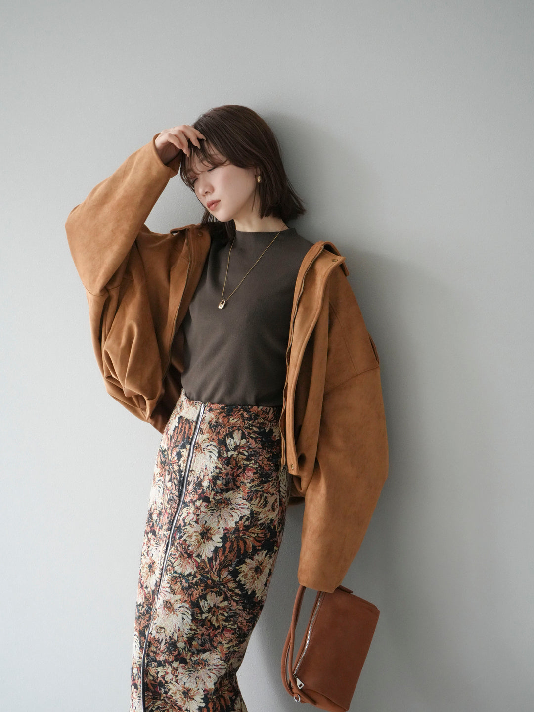 [套裝] 麂皮外套 + 小領法式針織上衣 + 哥布蘭前拉鍊緊身裙（3 套）