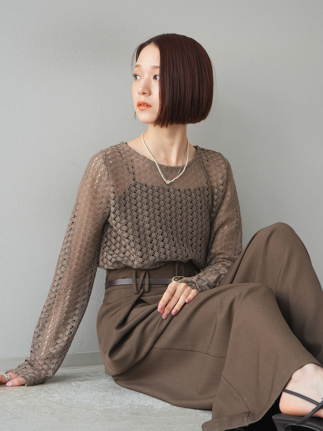【預購】鏤空上衣/褐色