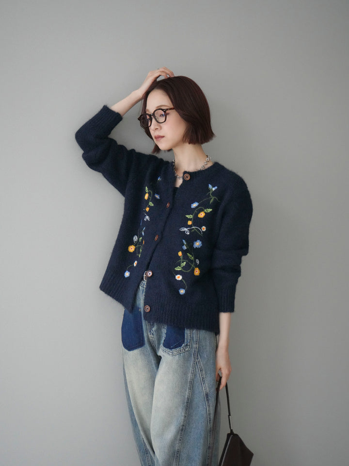 [予約]フラワー刺繍ニットカーディガン/blue