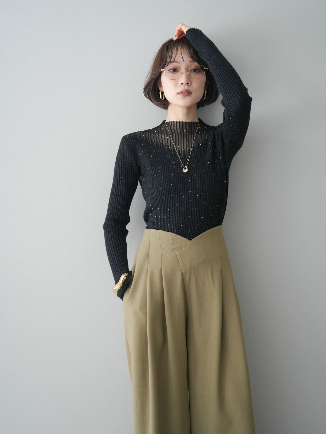 [予約]シアー切替スパンコールリブニットトップス/black