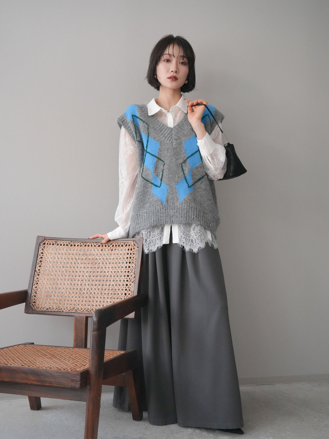 [SET]アーガイルVネックニットベスト+総レースボリュームスリーブシャツ(2set)