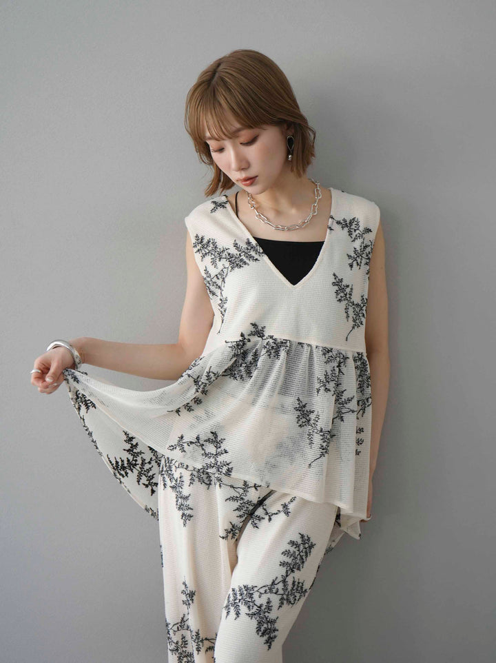 [予約]リーフ柄メッシュVネックフレアトップス/アイボリー