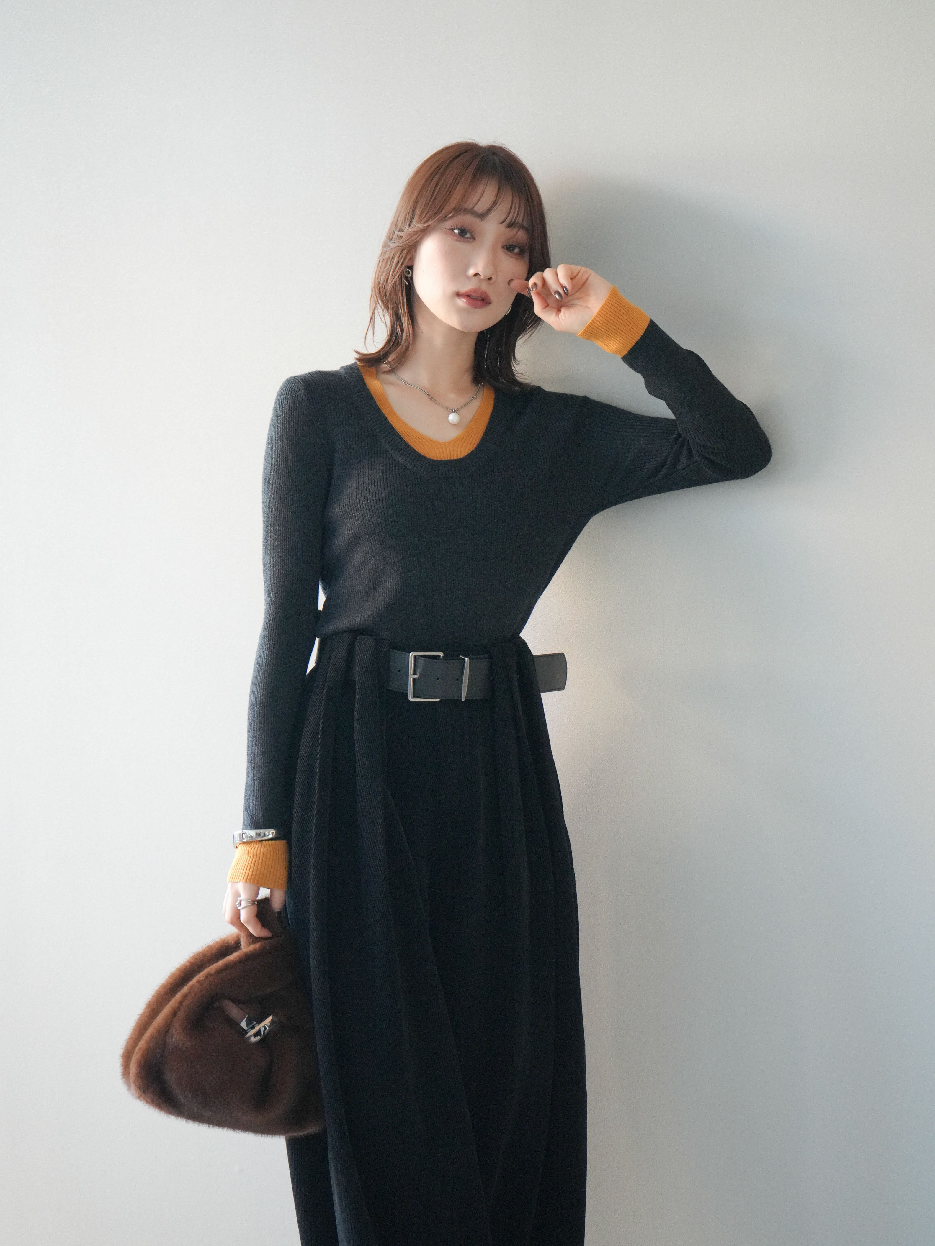 予約]Uネック配色レイヤードリブニットトップス/charcoal – Lumier