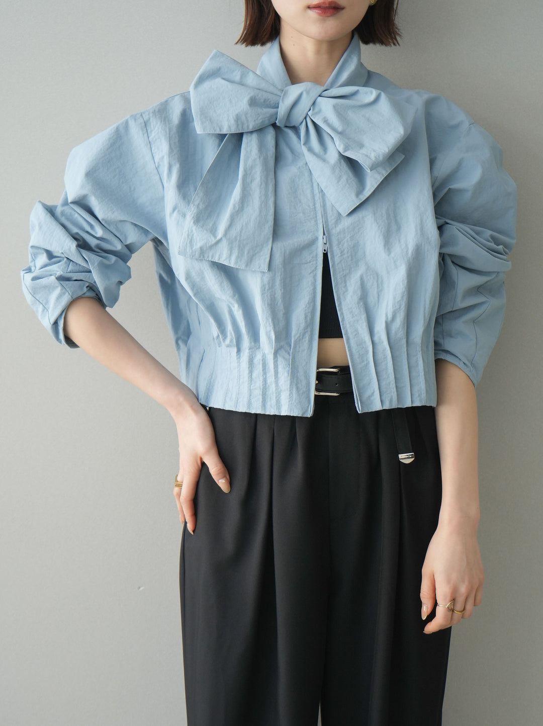 [SET]ボウタイ裾プリーツライトジャケット+ベルト付キーホルダーモチーフワイドパンツ(2set)
