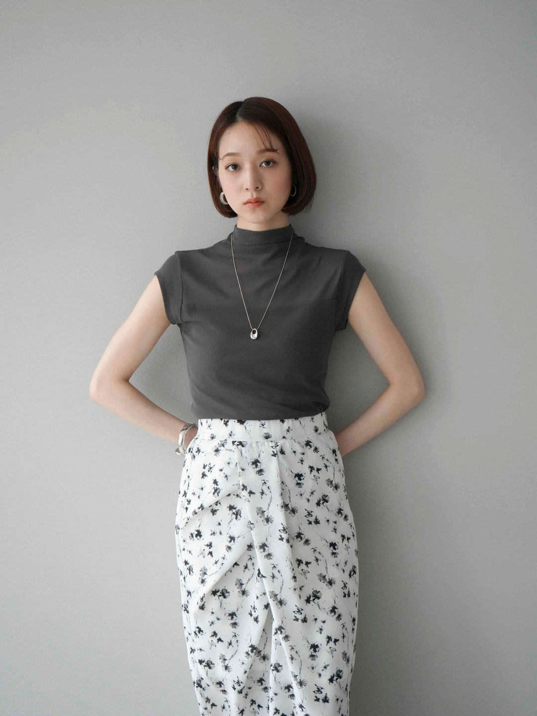 [予約]シアー切替ストレッチトップス/チャコール