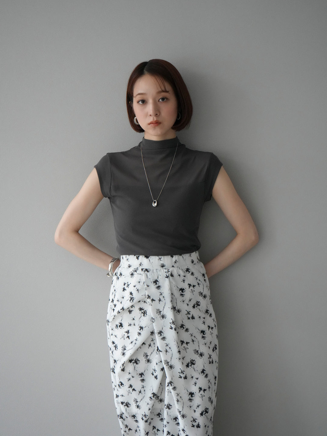 [予約]シアー切替ストレッチトップス/チャコール