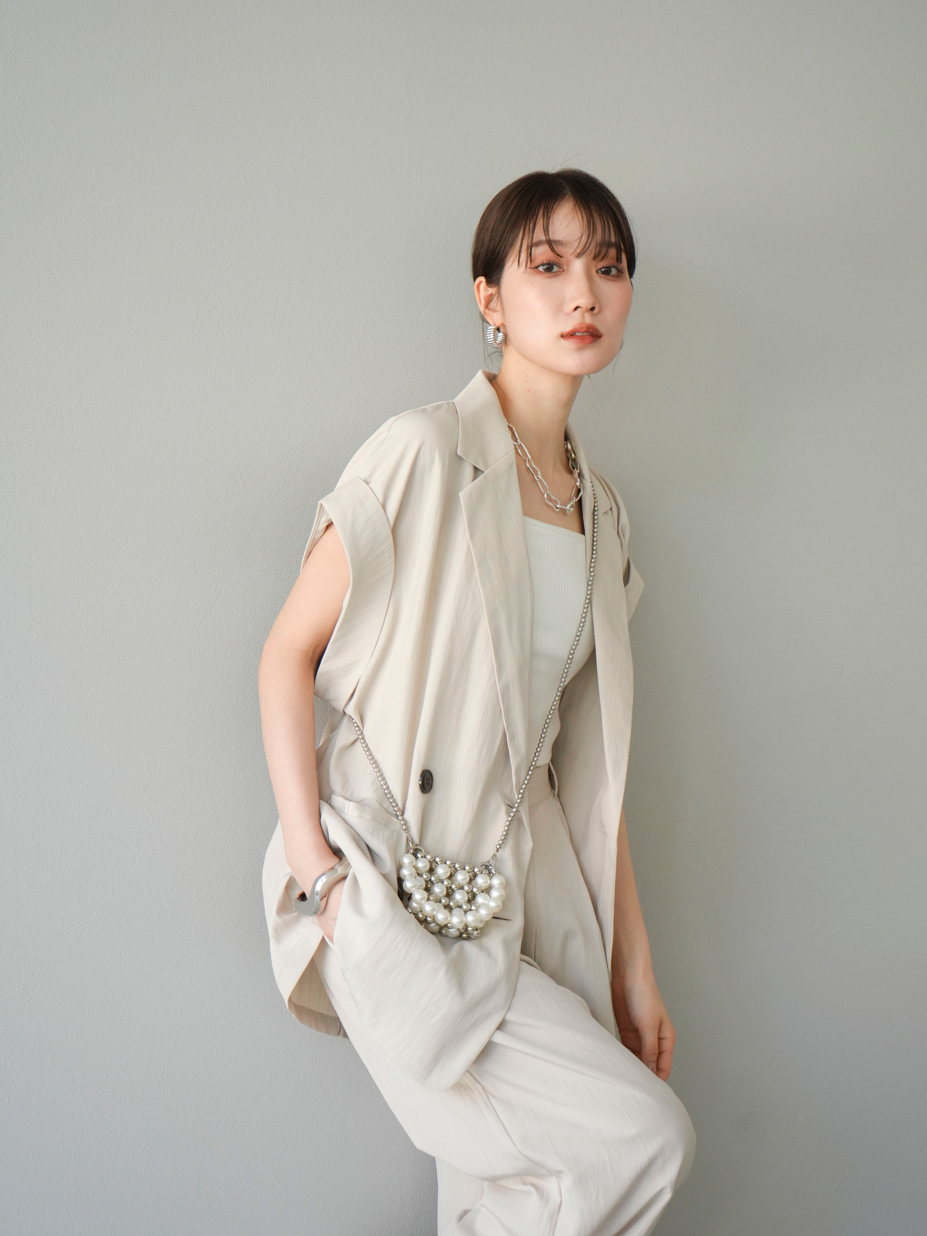 予約]リネンライクノースリーブダブルジレ/エクリュ – Lumier