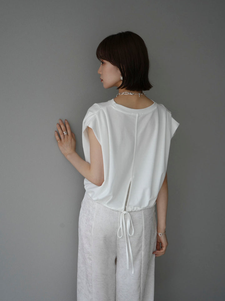 [Pre-order] Tuck shoulder hem drawstring ribbon top/white