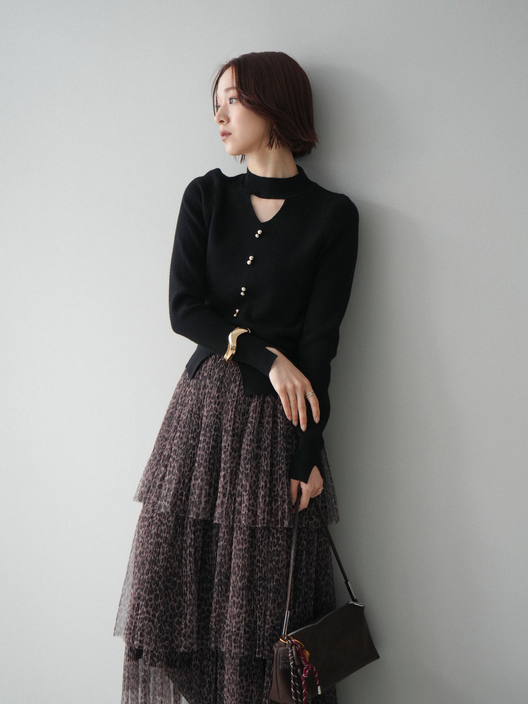 [予約]チョーカーデザインボタンリブニットトップス/black