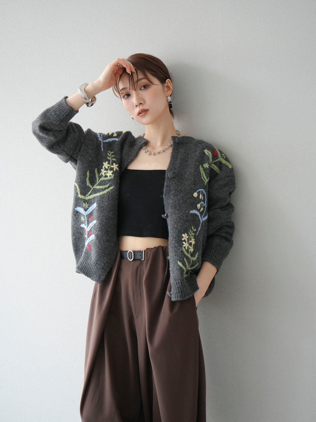 [SET]フラワー刺繍ニットカーディガン+ベルト付タックワイドパンツ(2set)