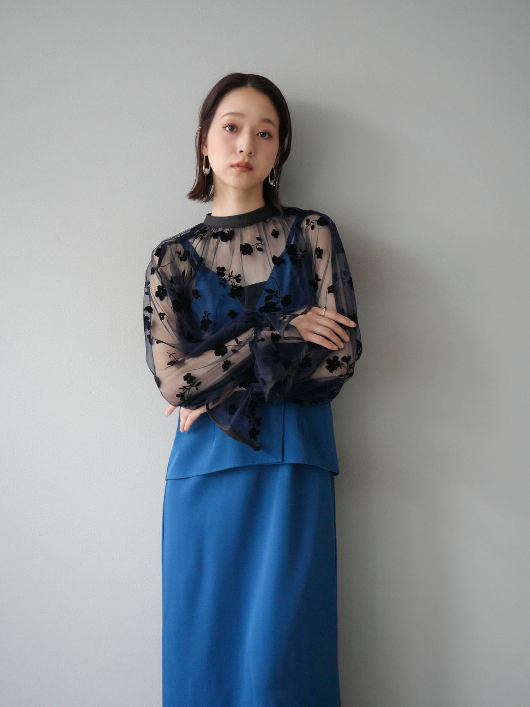 [予約]チュールフラワーフロッキーショートブラウス/ネイビー