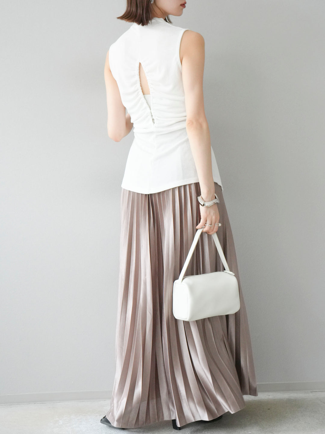 [予約]フロントスリットレーヨンニットトップス/ホワイト