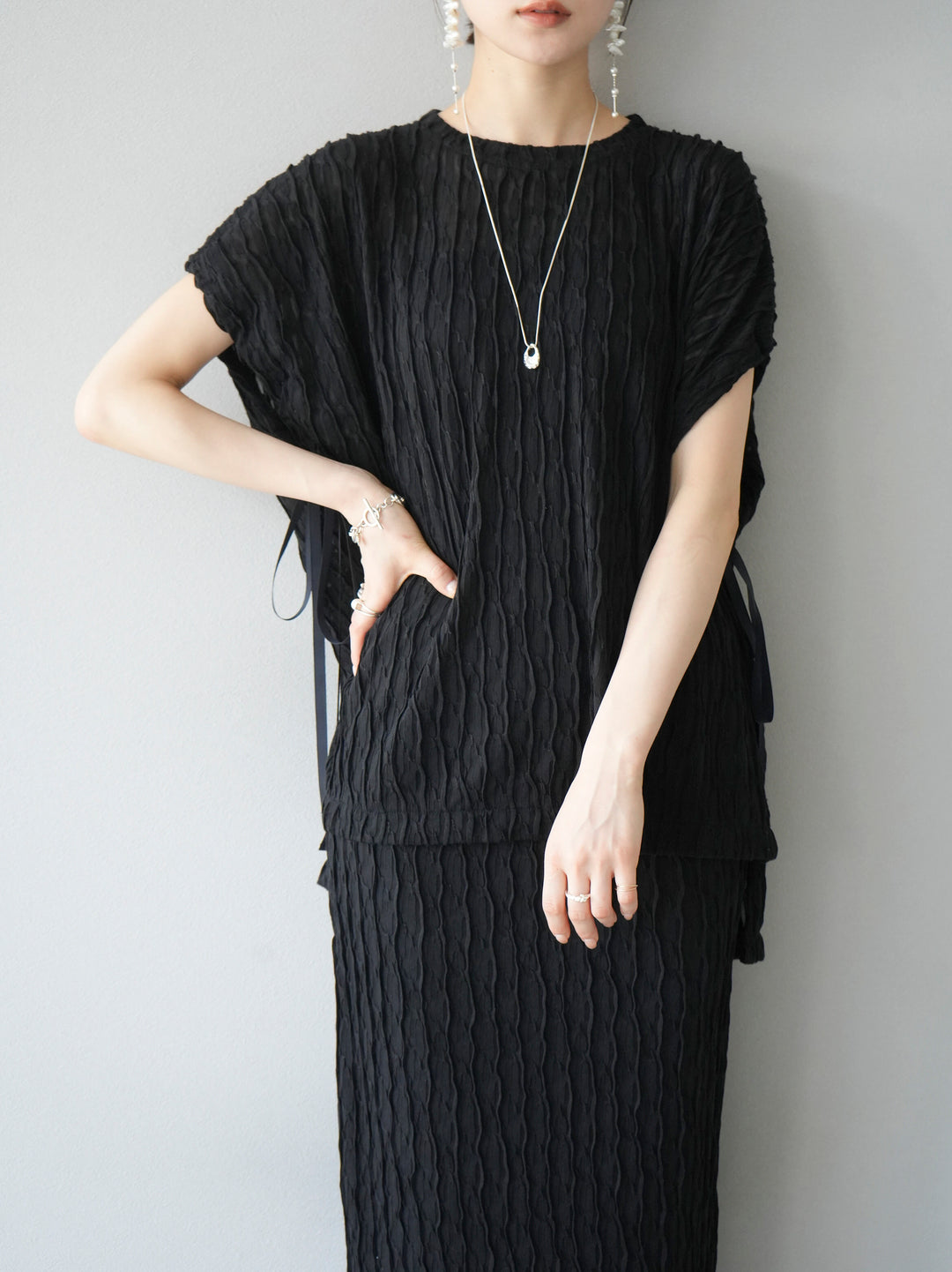 [Pre-order] Arm shirring sheer design mellow pullover/black