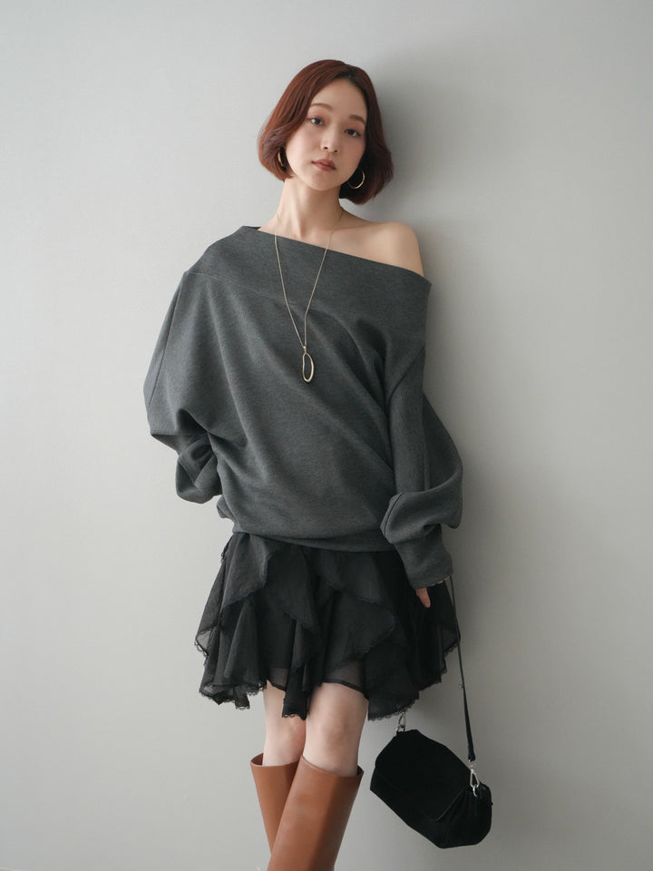 [SET]アシンメトリーオフショルポンチプルオーバー+ラッフルレースミニスカート(2set)