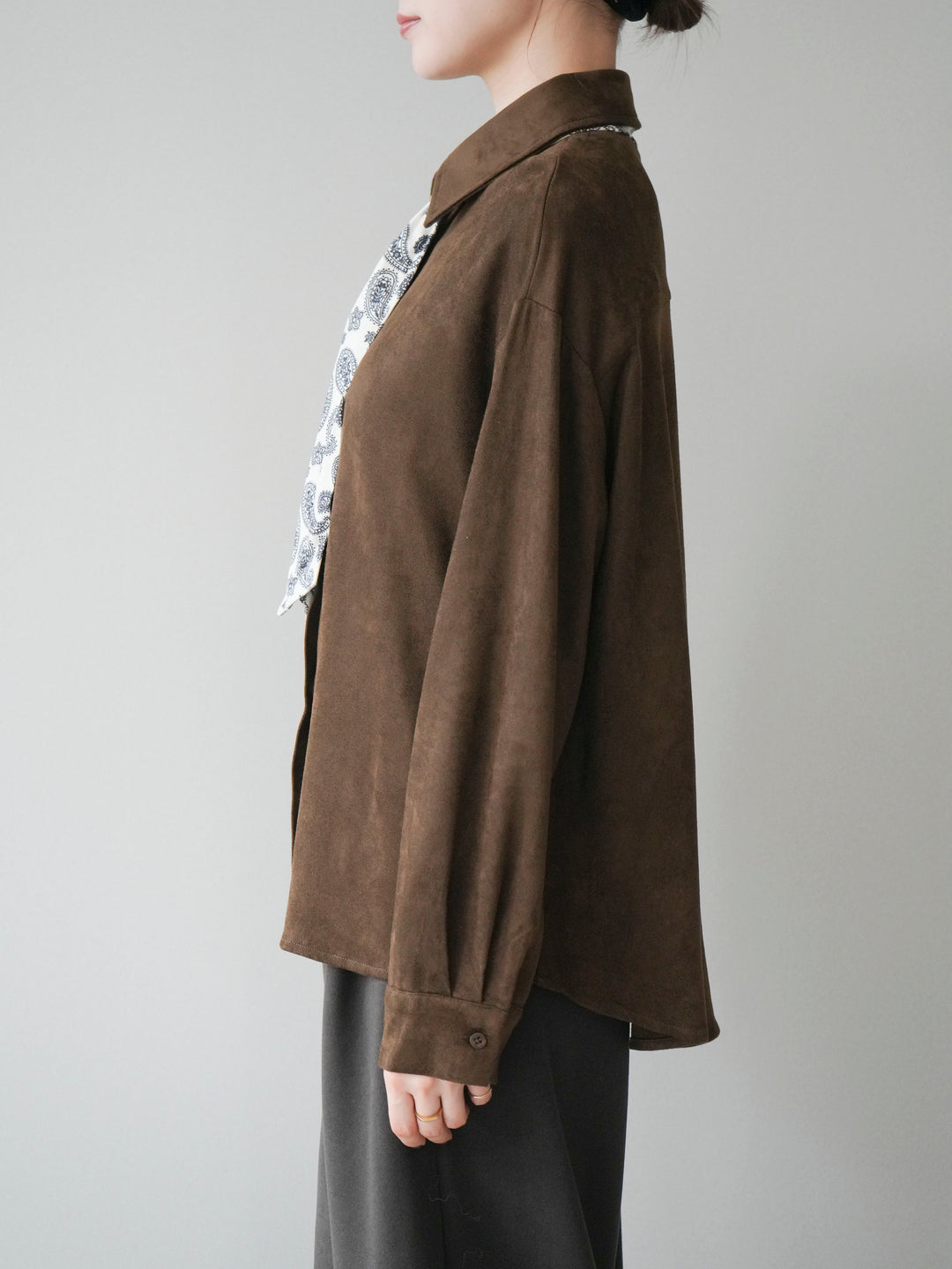 [予約]スカーフ付きスエードシャツ/brown