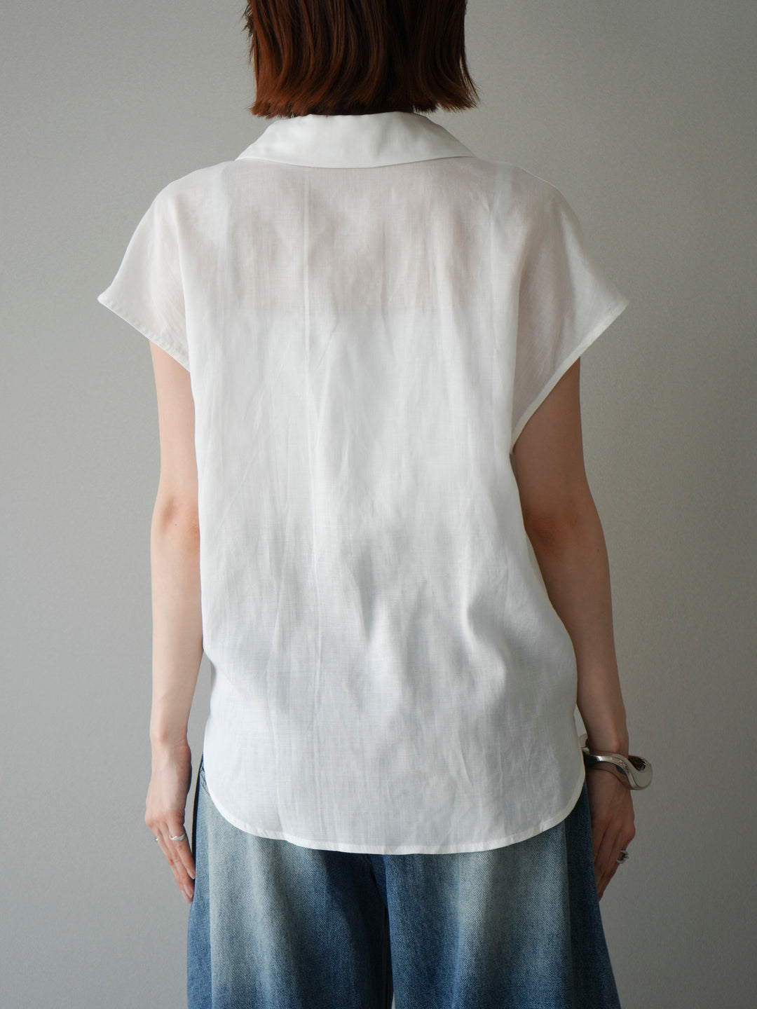 [予約]フレンチツイストドレープシャツ/white