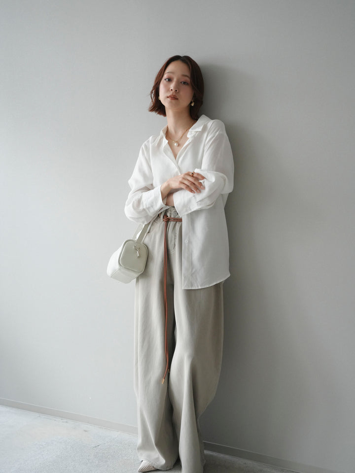 [予約]バックVレースデザインシャツ/offwhite