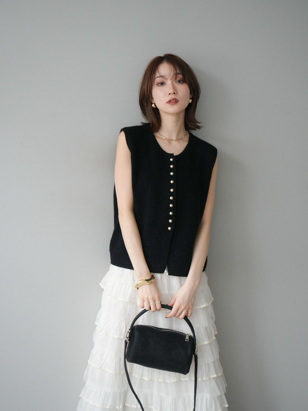 [予約]ゴールドボタンコンパクトニットベスト/ブラック