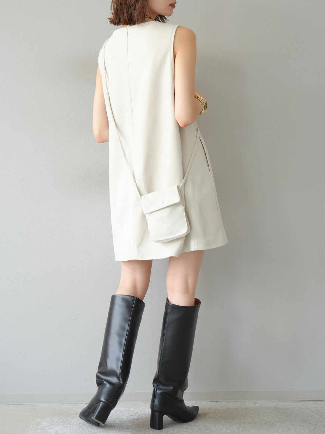 [予約]ショルダーポーチ付スウェードミニワンピース/アイボリー