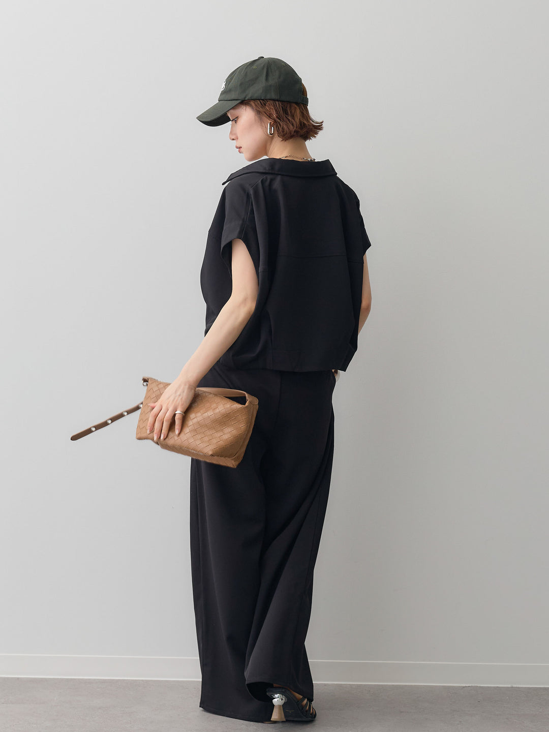 【套裝】縐綢燈籠無袖襯衫 + 縐綢闊腿褲（兩件套）