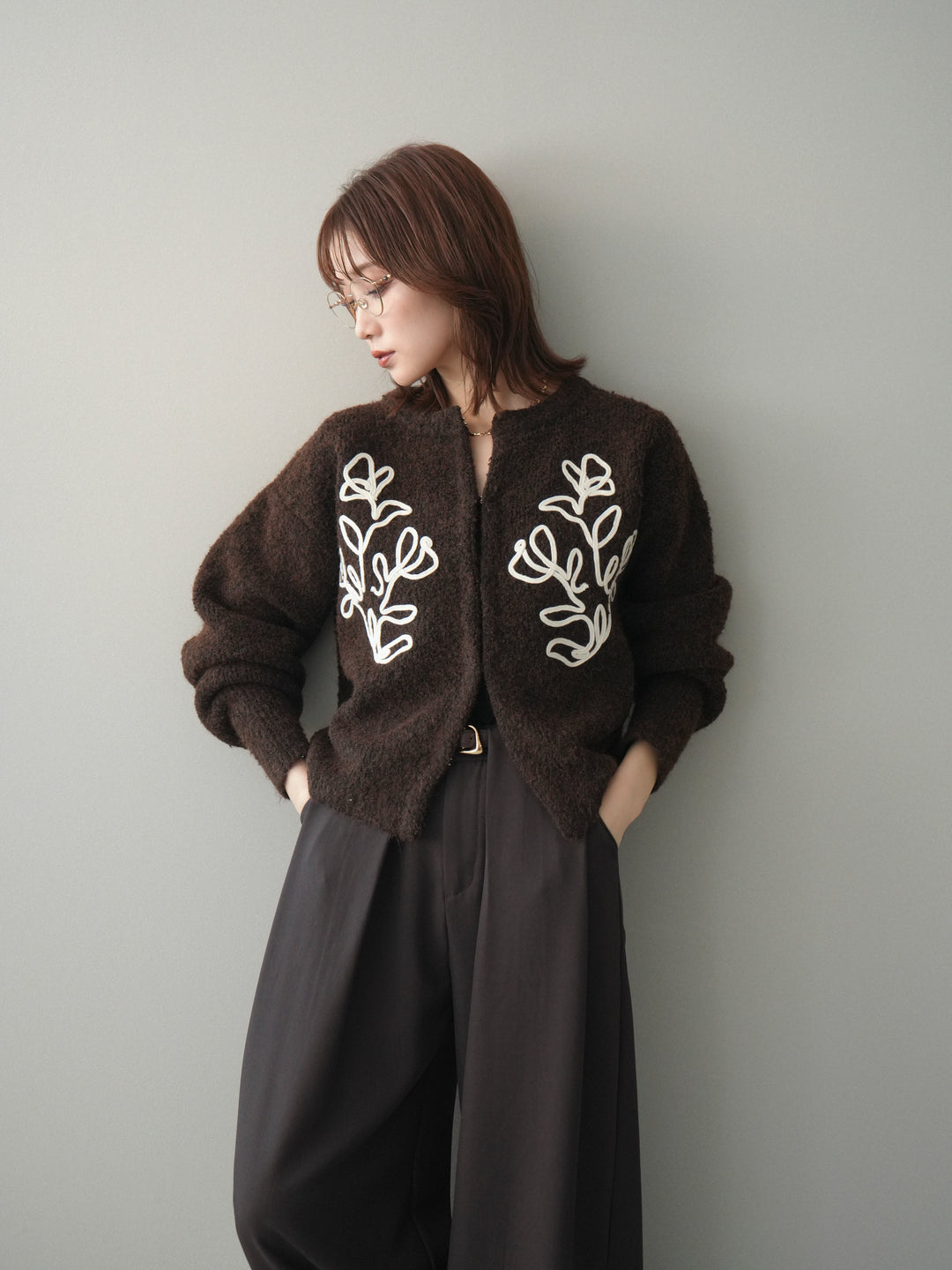 [予約]テープ刺繍ホック開きブークレニットカーディガン/darkbrown