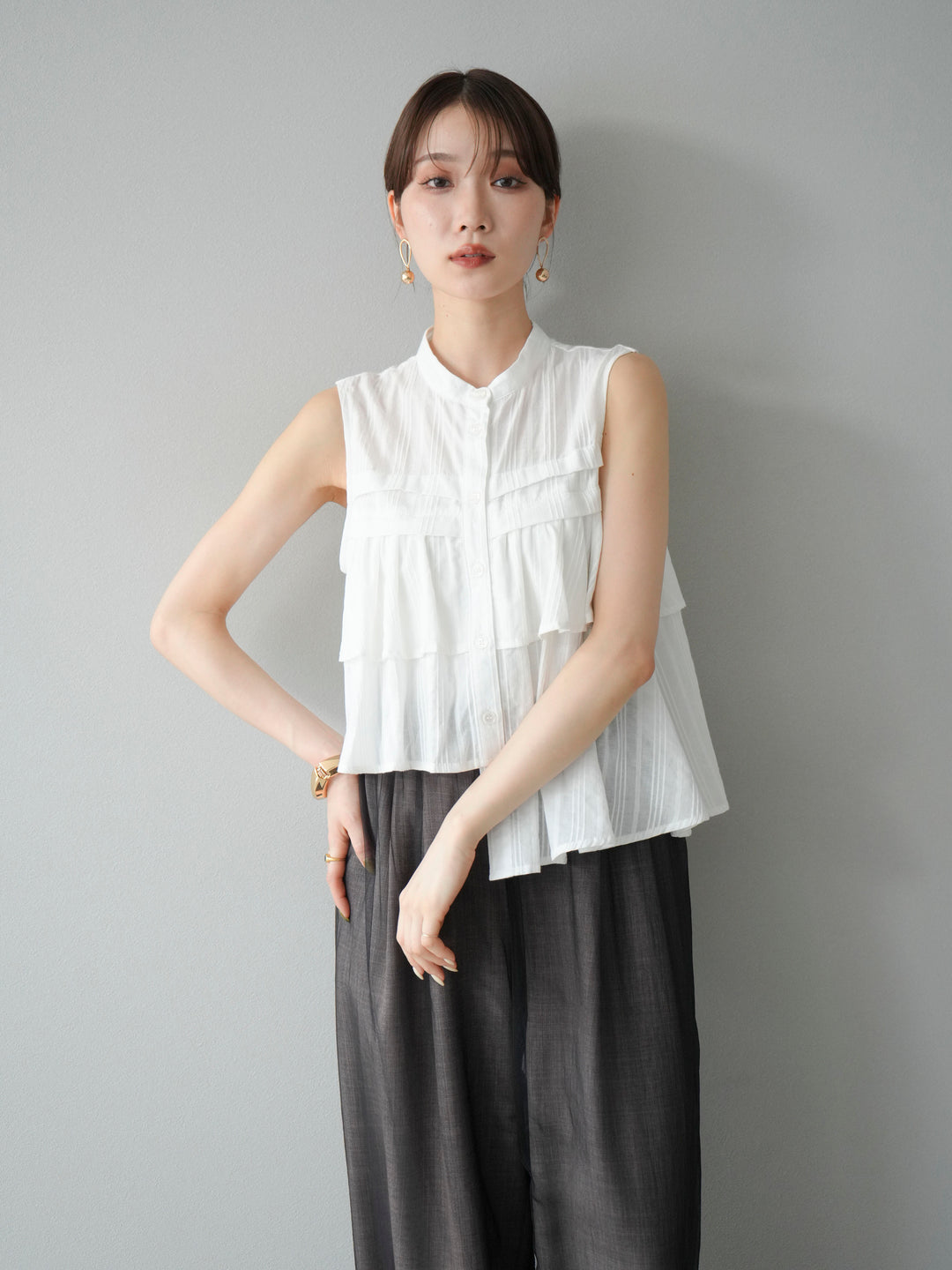 [SET]ドビーストライプアシンメトリーフリルノースリブラウス+コード刺繍チュールレイヤードパンツ+リネンライクイージーワイドパンツ(3set)