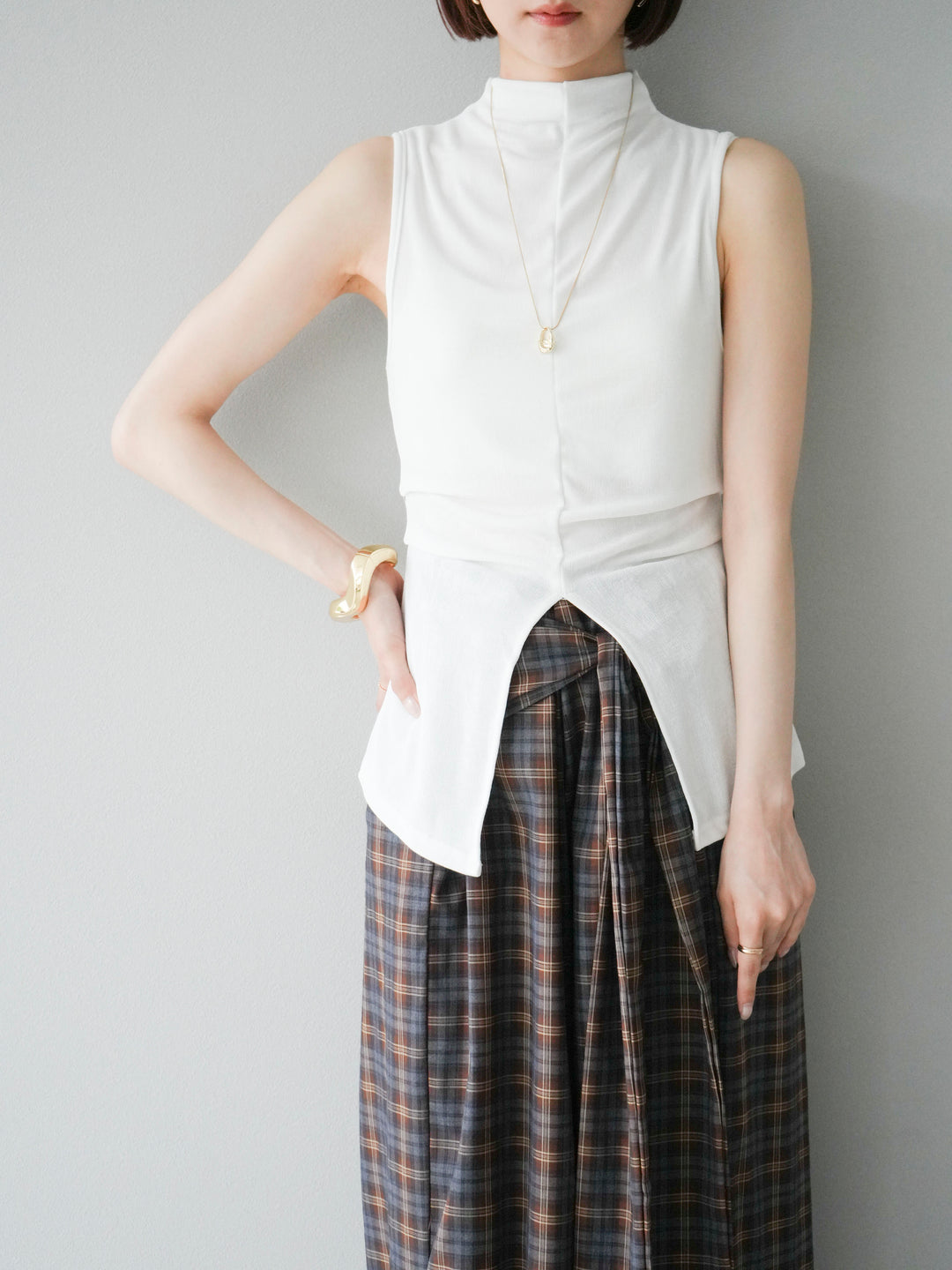 [予約]フロントスリットレーヨンニットトップス/ホワイト