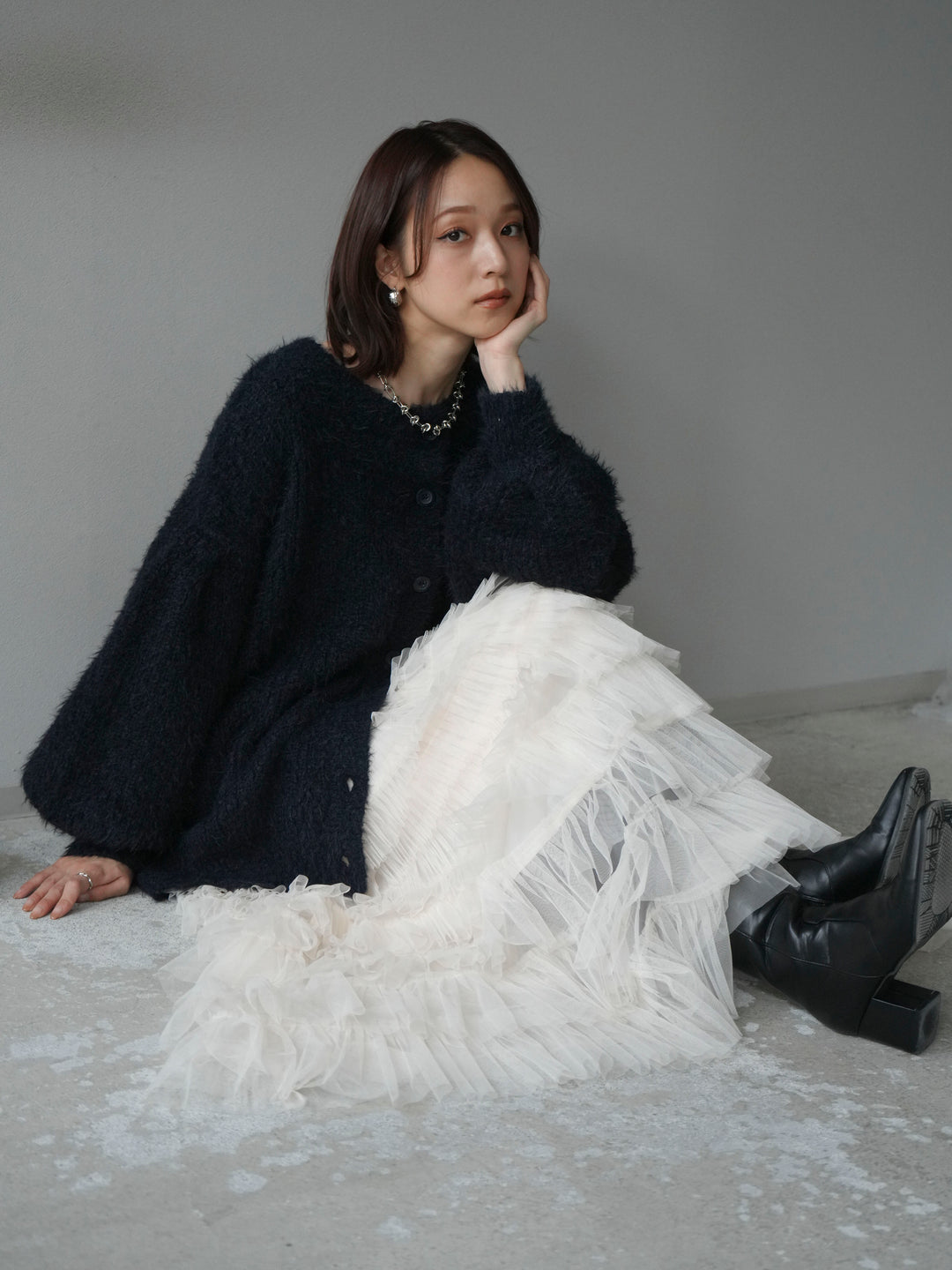 [預購] 圓領隨機毛絨開襟衫/藏青