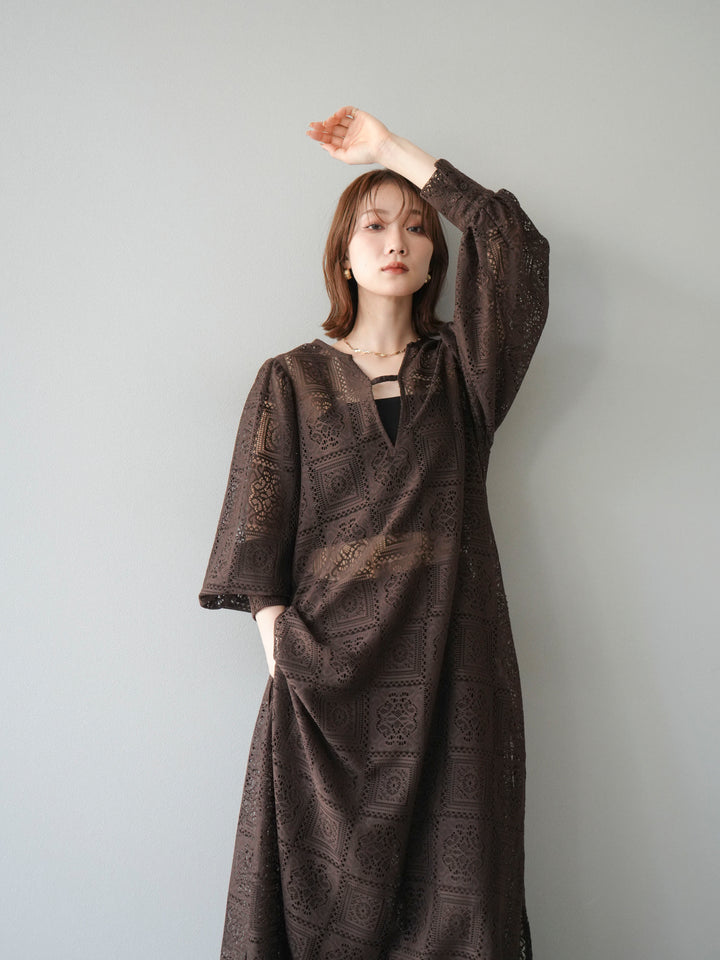 【套裝】塊蕾絲捲袖洋裝+塊蕾絲寬褲（2套）