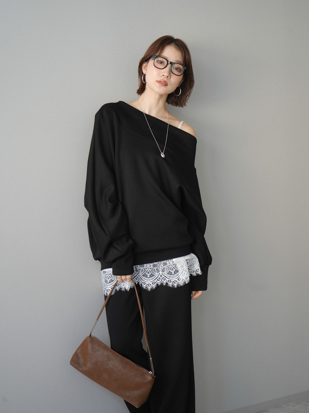 [予約]アシンメトリーオフショルポンチプルオーバー/black