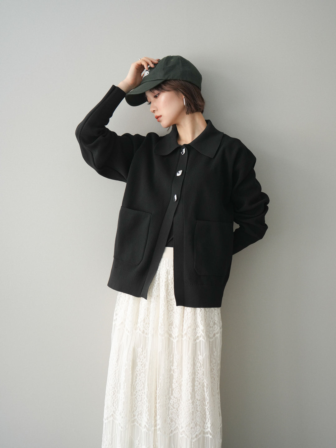[予約]メタルボタン襟付きポリエステルニットカーディガン/black
