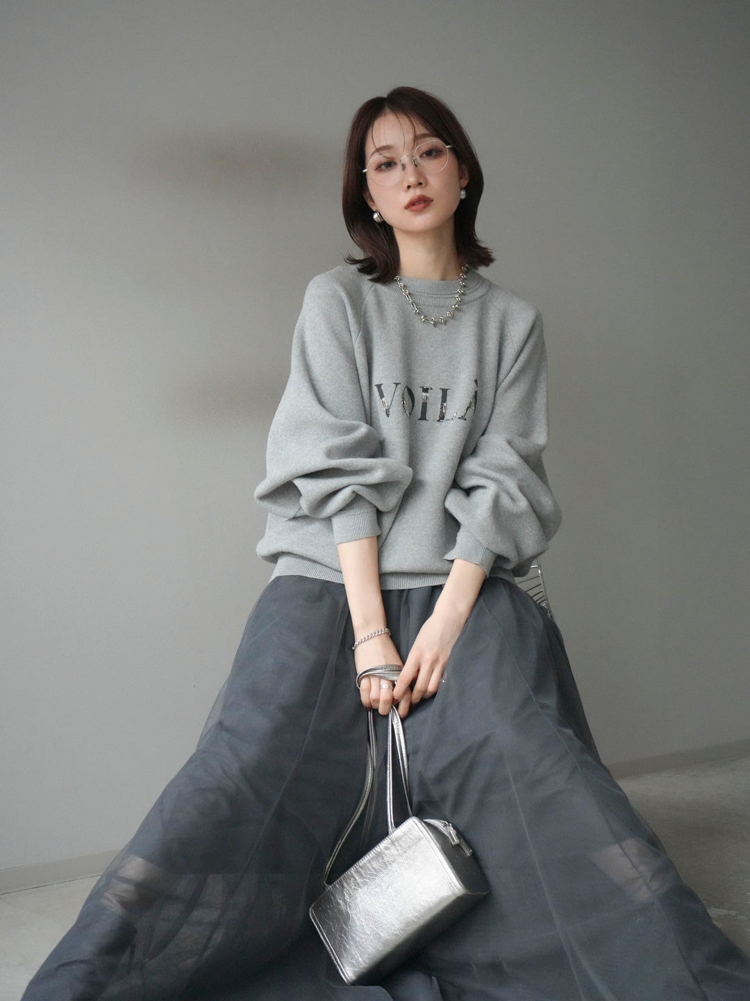 [予約]スウェットライクビーズロゴ刺繍ニットプルオーバー/mokugray