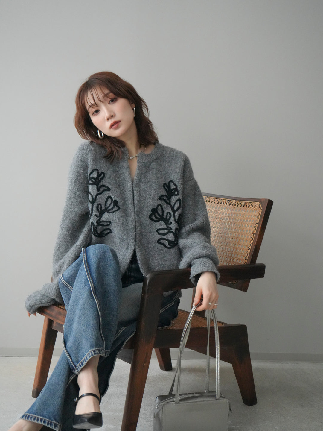 [予約]テープ刺繍ホック開きブークレニットカーディガン/mokugray