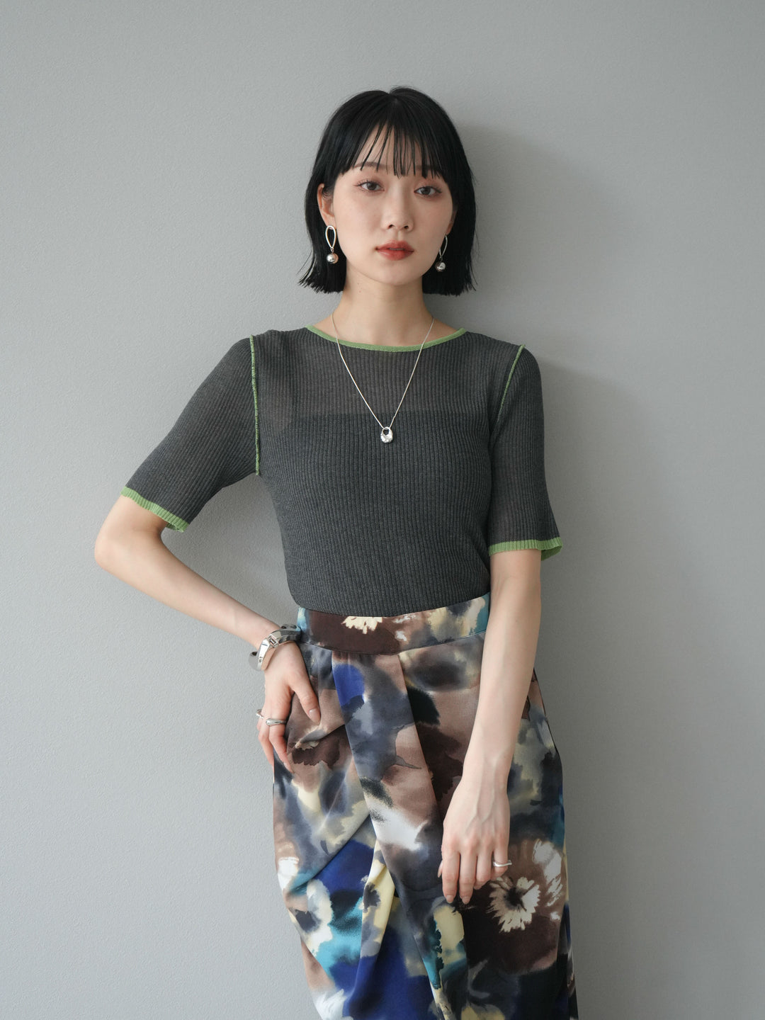 [予約]麻タッチ配色ニットハーフスリーブトップス/チャコール