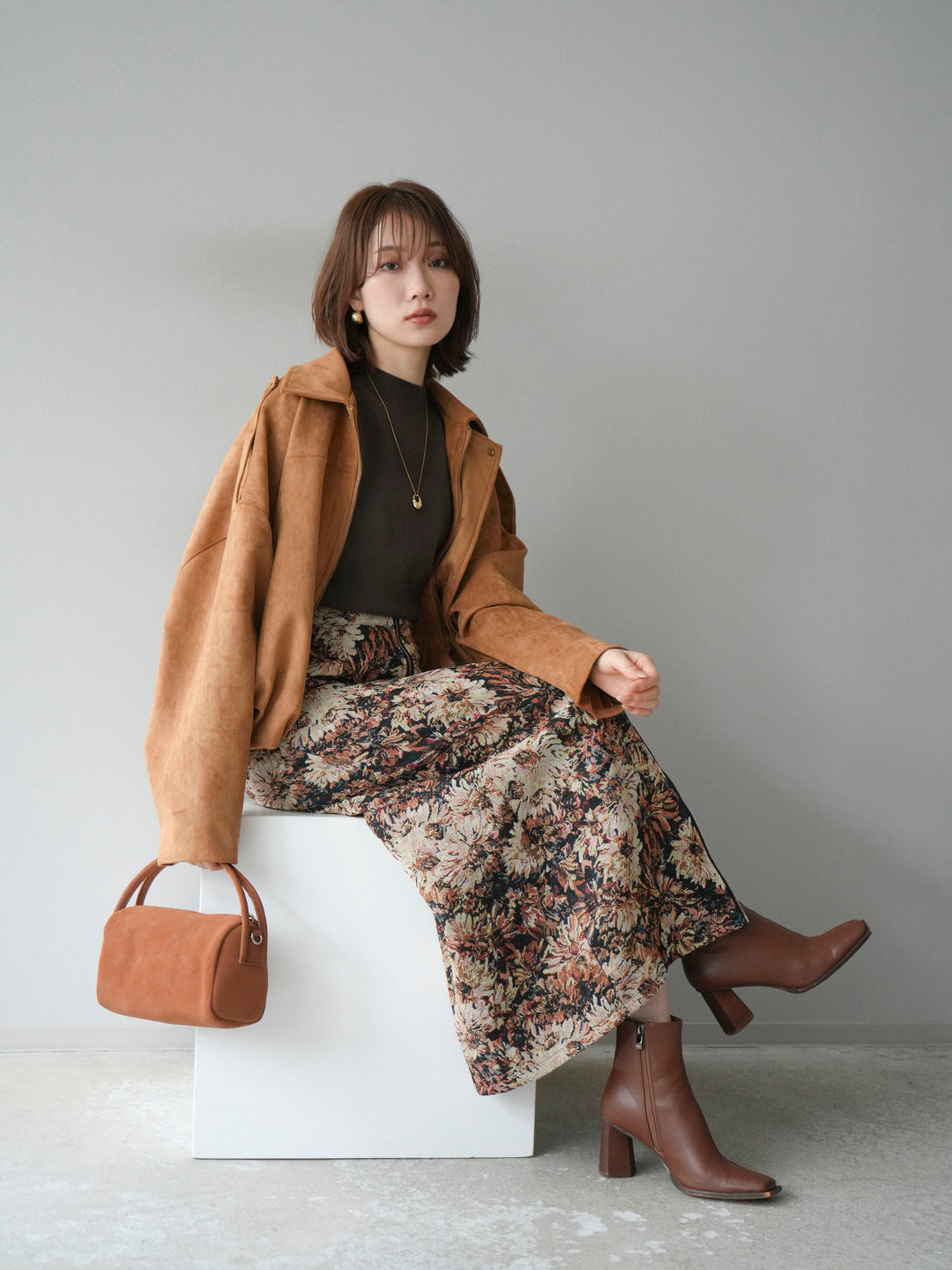 [SET] 麂皮外套上衣 + 小領法式針織上衣（2 組）