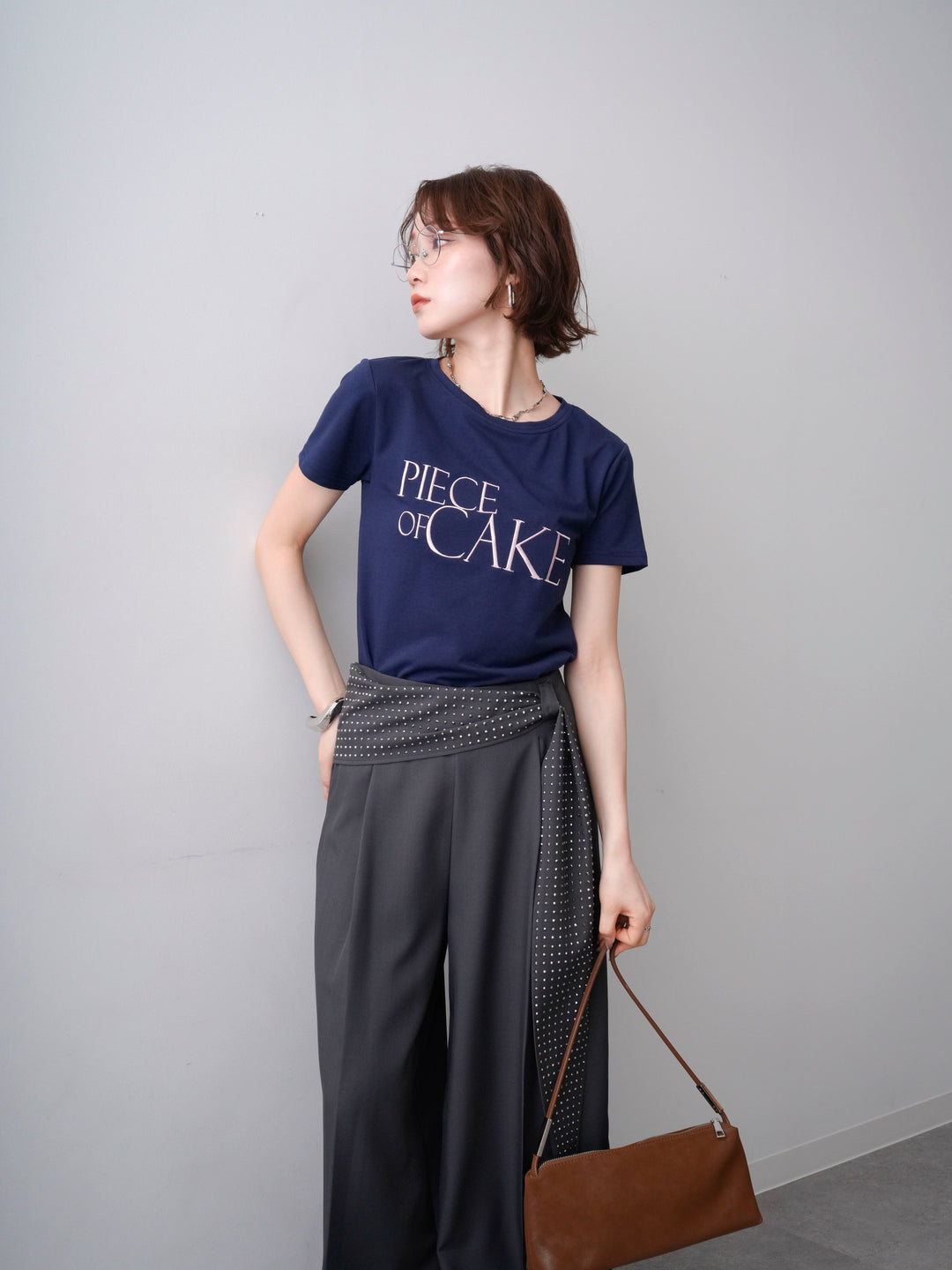 【套裝】刺繡Logo T卹 + 不對稱一觸手手鐲（2件組）