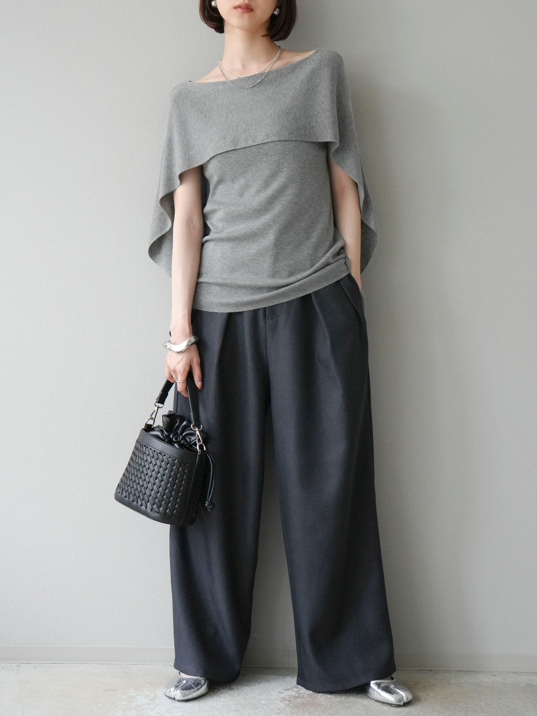 [予約]マントデザインスリットドルマンニット/グレー