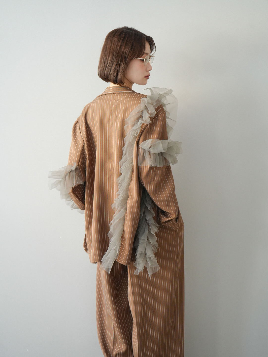 [予約]アシンメトリーチュールストライプジャケット/goldbrown