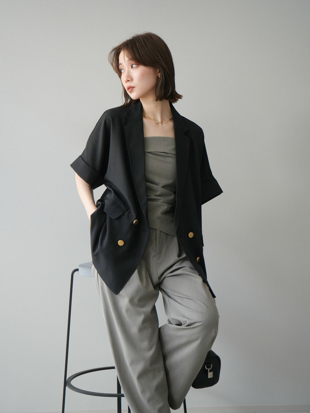 [預購] 金色紐扣半身夾克/黑色