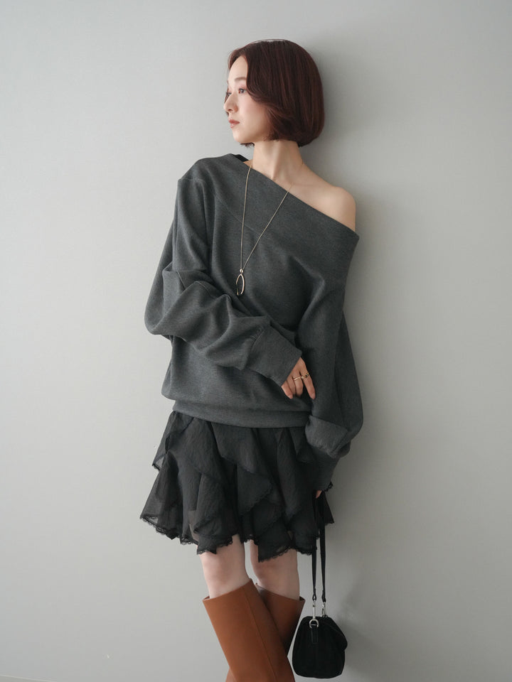 [SET]アシンメトリーオフショルポンチプルオーバー+ラッフルレースミニスカート(2set)