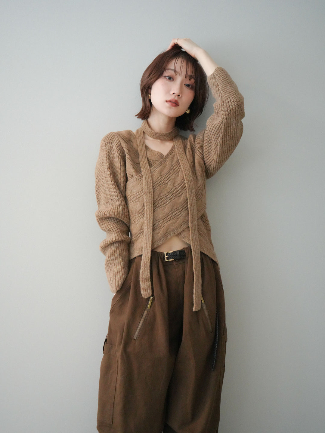 [予約]ケーブル編みクロスニットトップス/camel