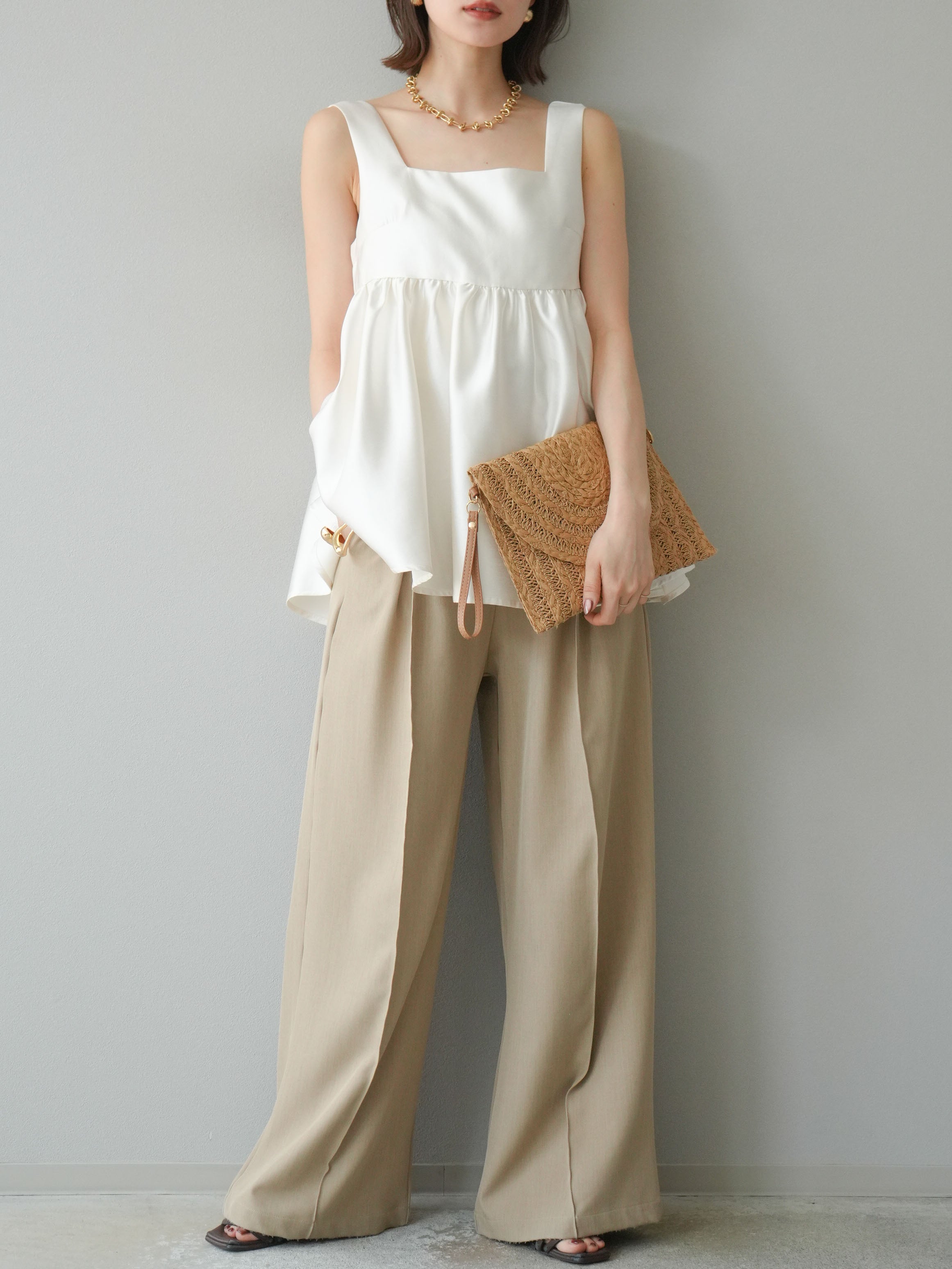 予約]サテンフレアノースリーブトップス/アイボリー – Lumier