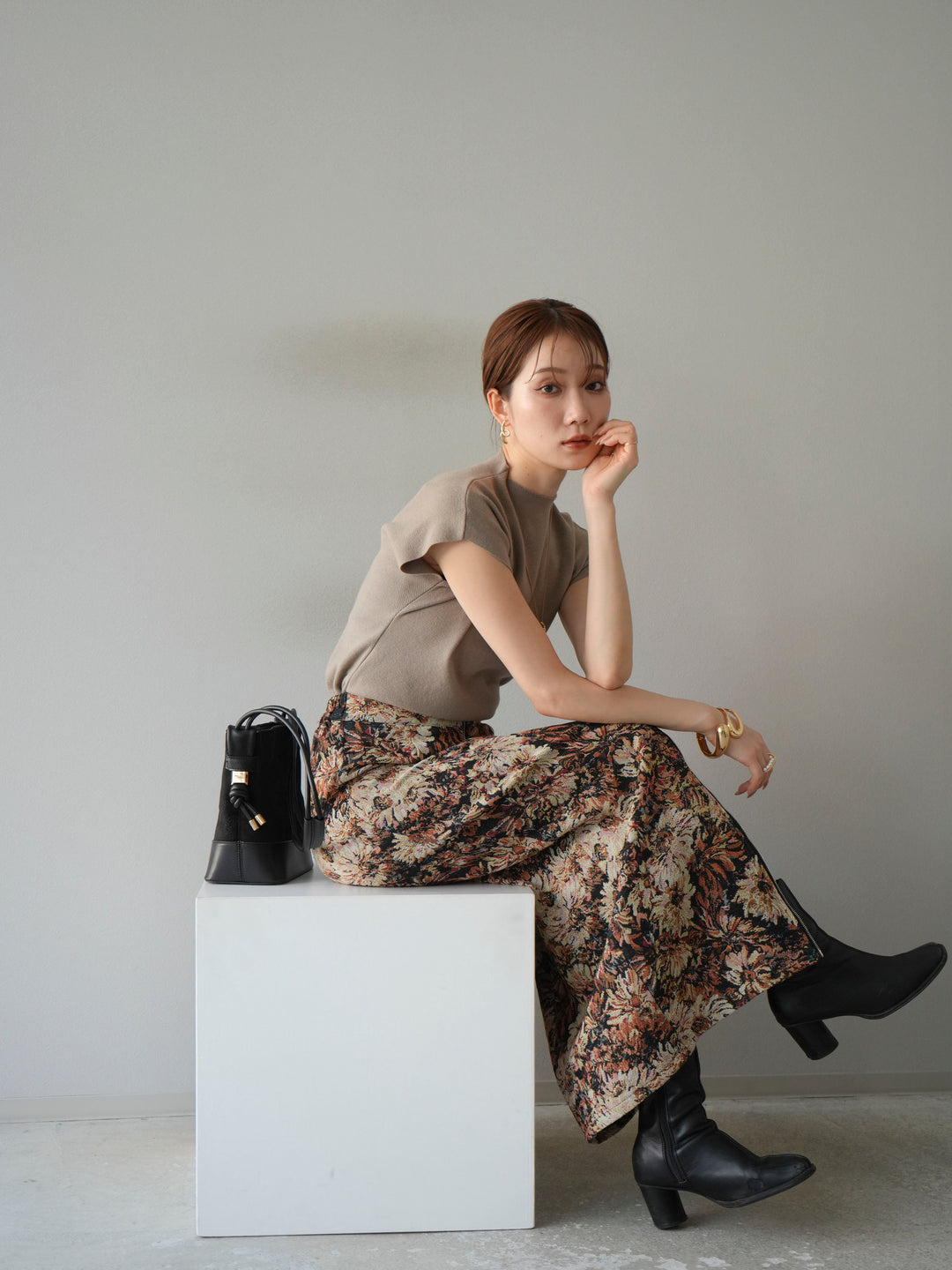 [SET]プチネックフレンチニットトップス+ゴブランフロントジップタイトスカート(2set)