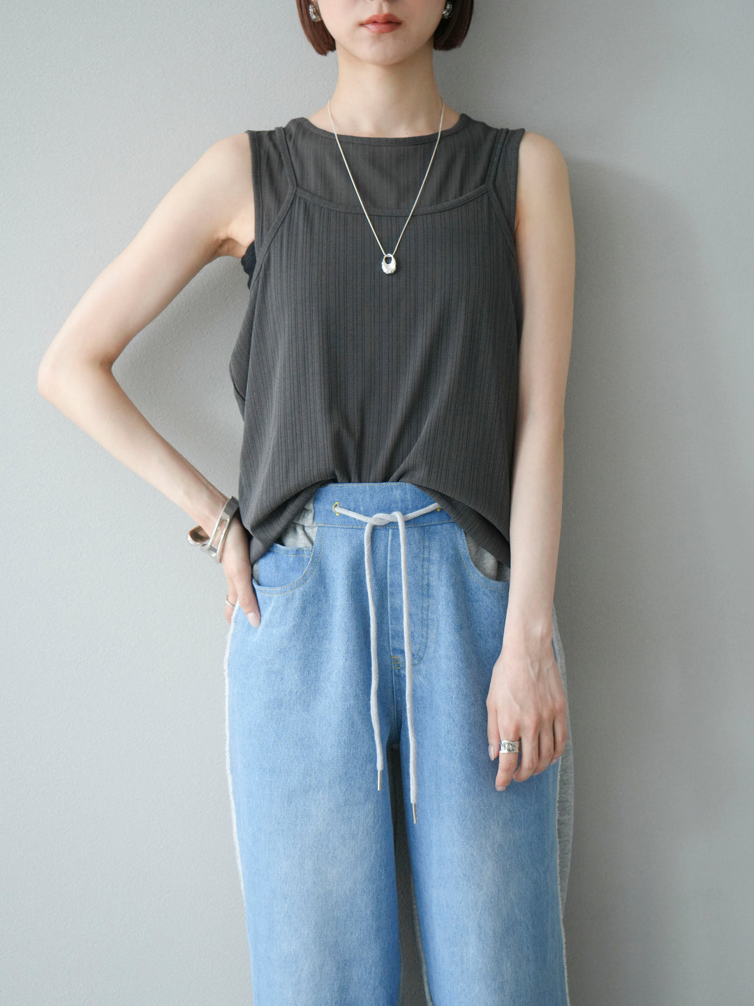 [預訂] Ice Touch 2WAY Design 吊帶背心/炭灰色